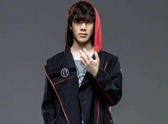 什么是牌面，央视发布年度百大有爱瞬间，EDG排在第77