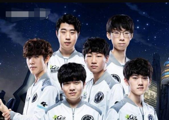 什么是“隐形强度”？那些不需要下注的好牌（解码隐形强度：手里不必下注的好牌）